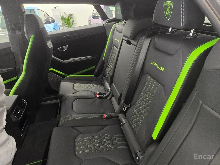 Фото 9 - Lamborghini Urus