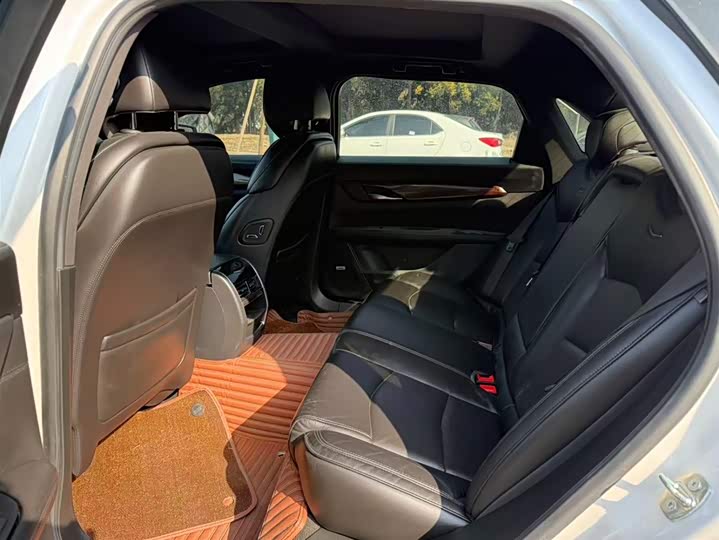 Фото 7 - Cadillac CT6