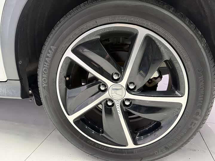 Фото 7 - Honda Vezel