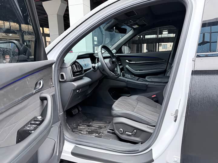 Photo 7 - Geely Monjaro