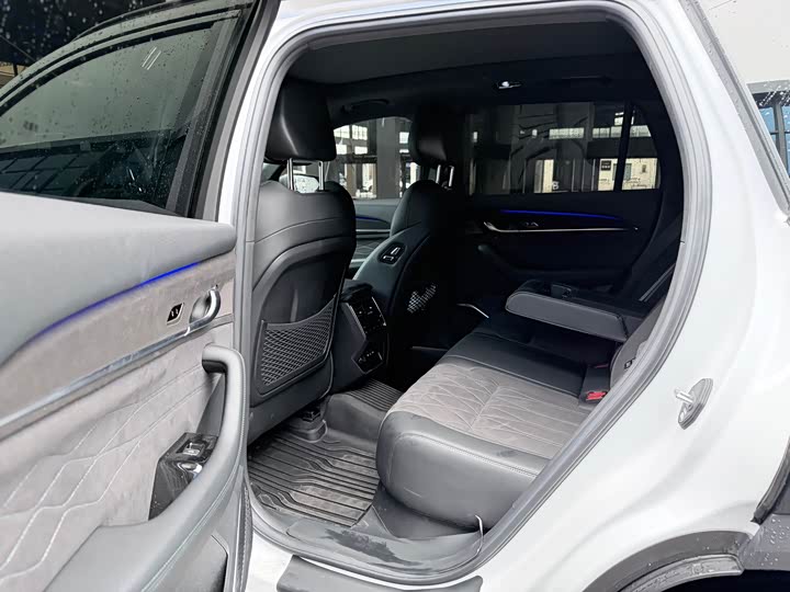 Photo 8 - Geely Monjaro