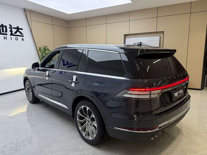 Фото 4 - Lincoln Aviator