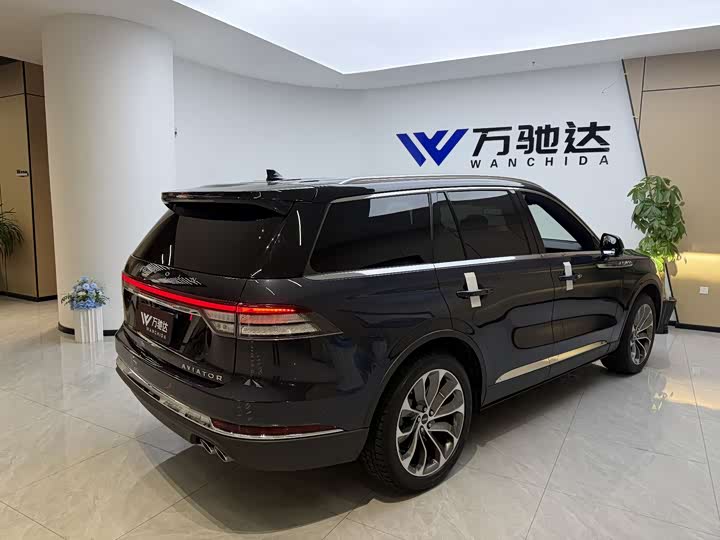 Фото 5 - Lincoln Aviator