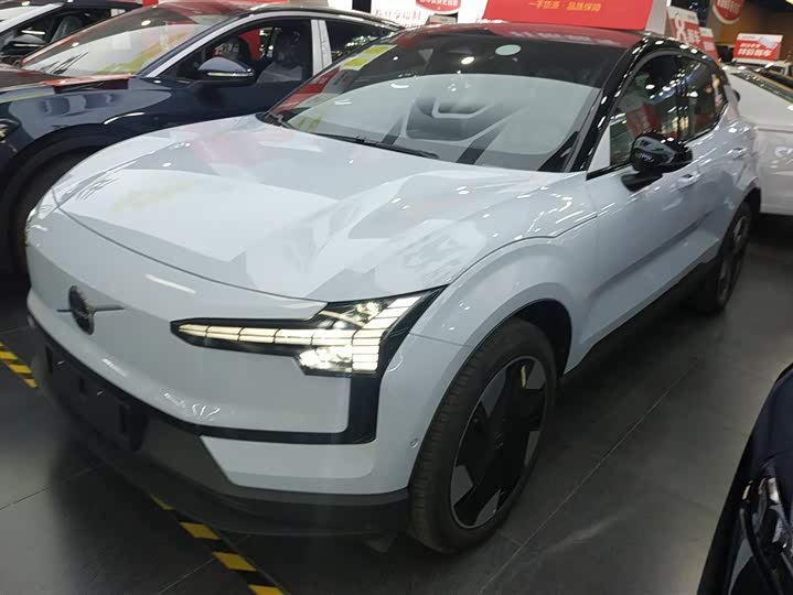 Фото 1 - Volvo EX30