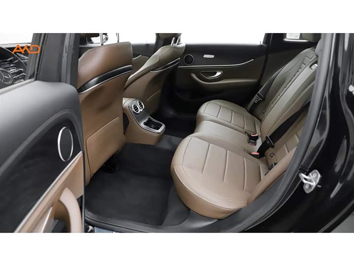 Photo 7 - Mercedes-Benz E-Class