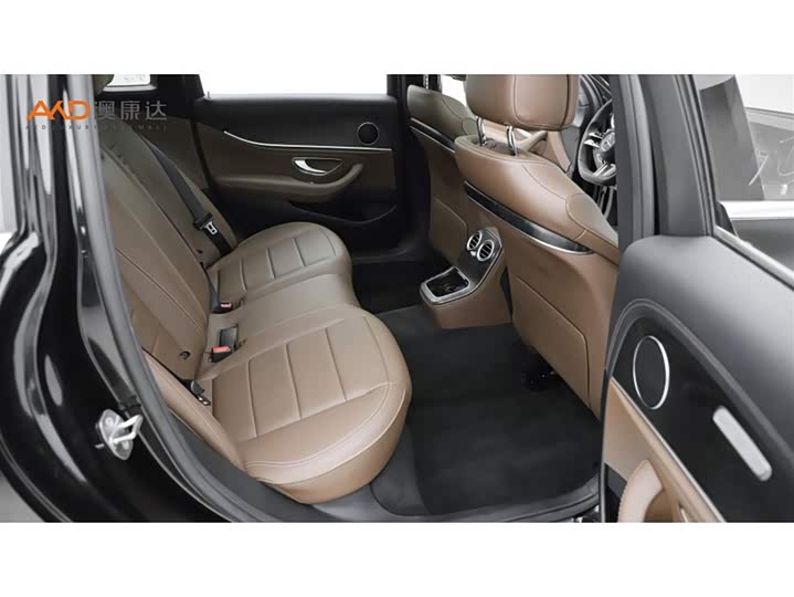 Photo 8 - Mercedes-Benz E-Class