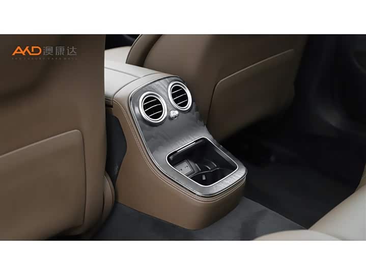 Photo 9 - Mercedes-Benz E-Class