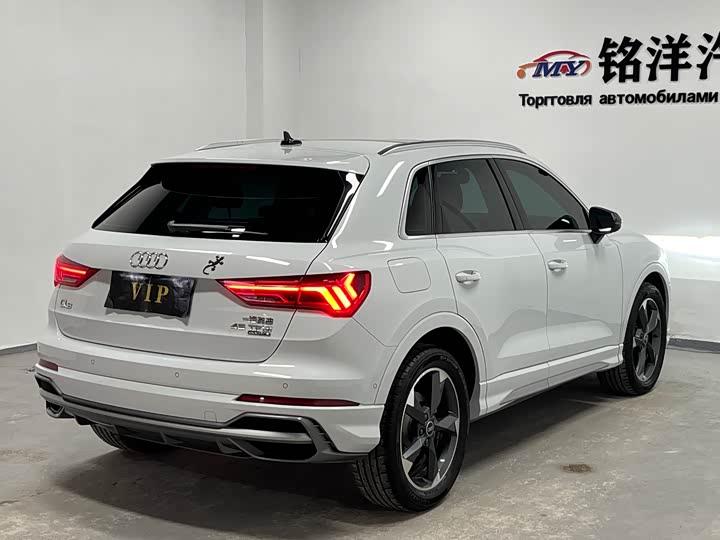 Фото 4 - Audi Q3