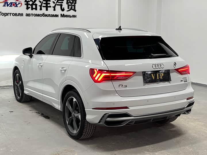 Фото 6 - Audi Q3