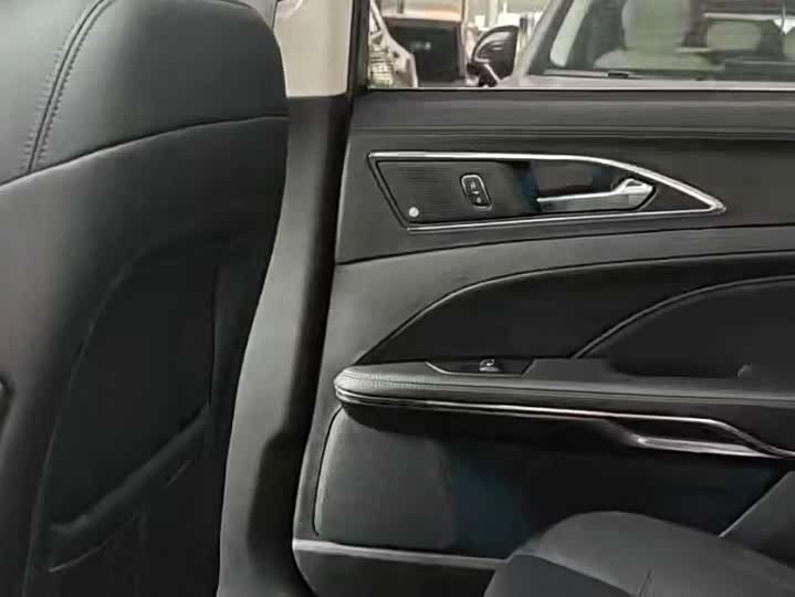 Фото 8 - Ford Taurus