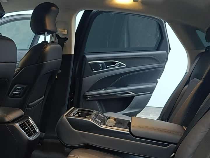 Фото 9 - Ford Taurus