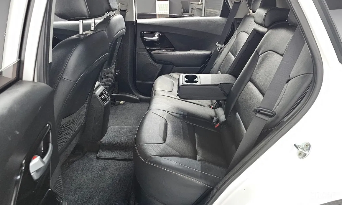 Фото 12 - Kia Niro