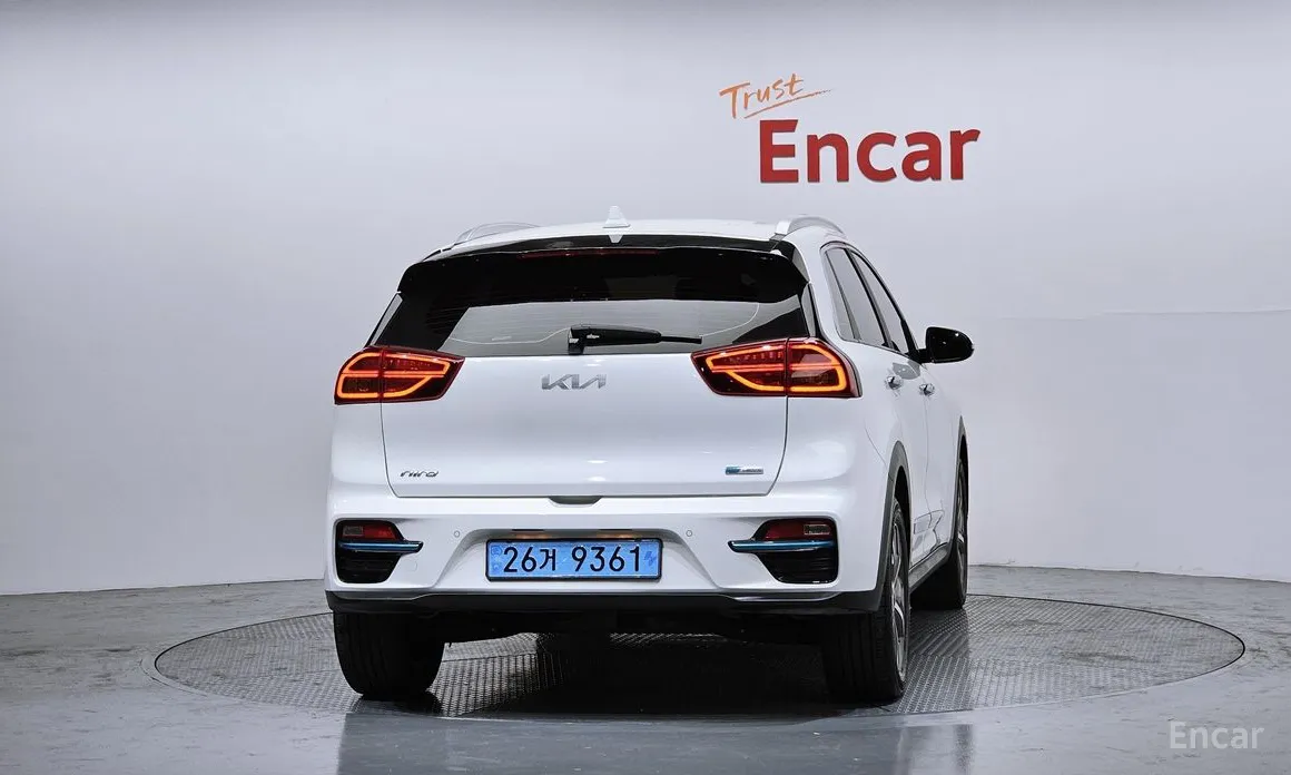 Фото 4 - Kia Niro