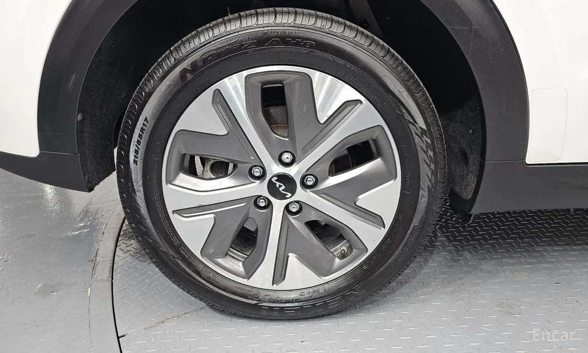 Фото 5 - Kia Niro