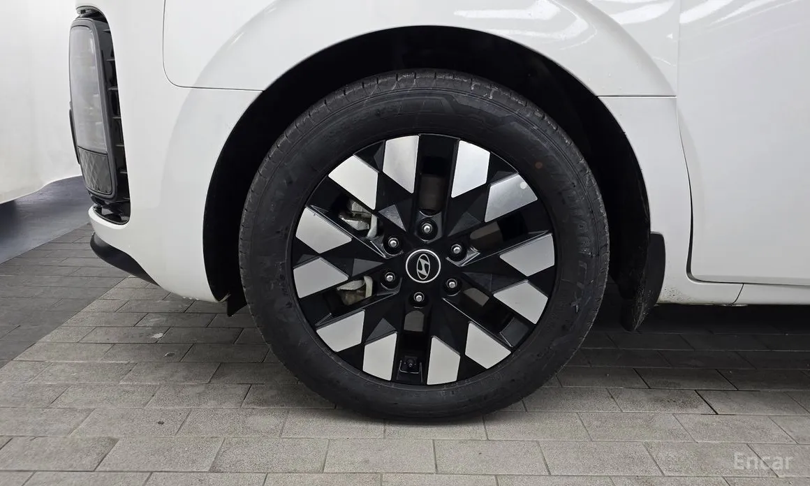 Фото 5 - Hyundai Staria