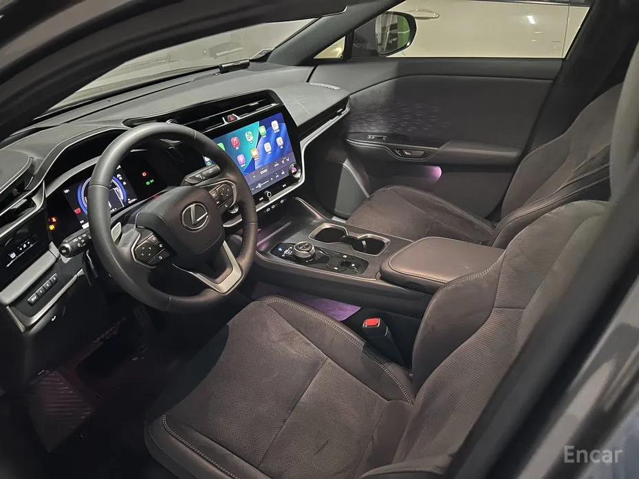 Фото 4 - Lexus RZ