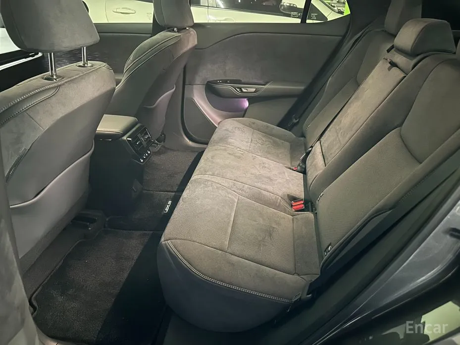 Фото 8 - Lexus RZ