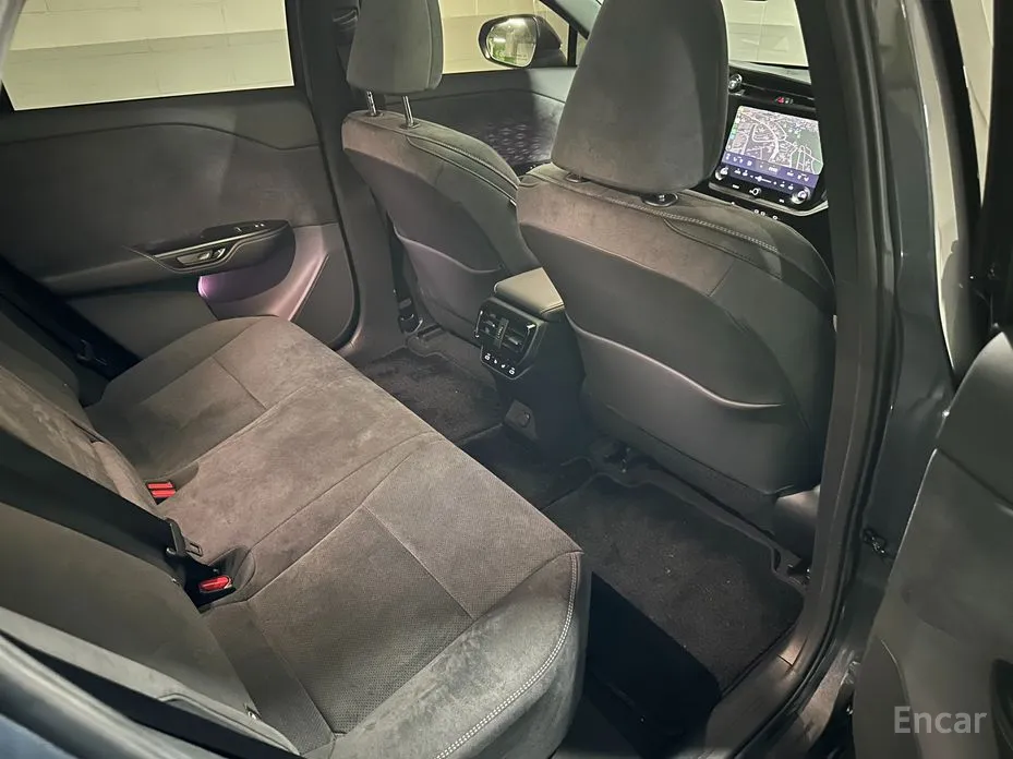 Фото 9 - Lexus RZ