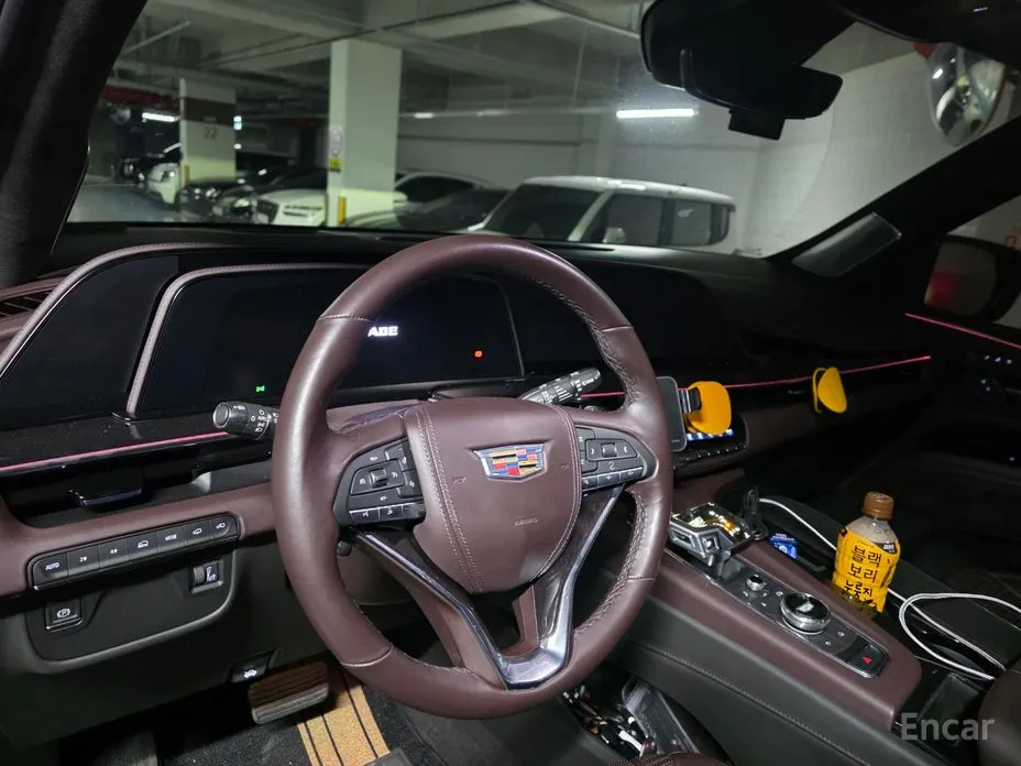 Фото 1 - Cadillac Escalade