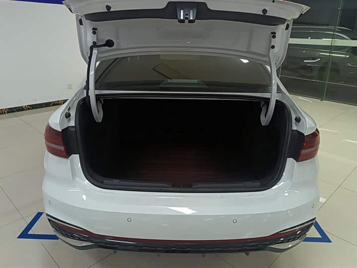 Фото 4 - Volkswagen Lavida