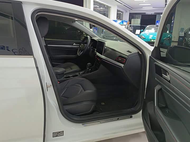 Фото 8 - Volkswagen Lavida