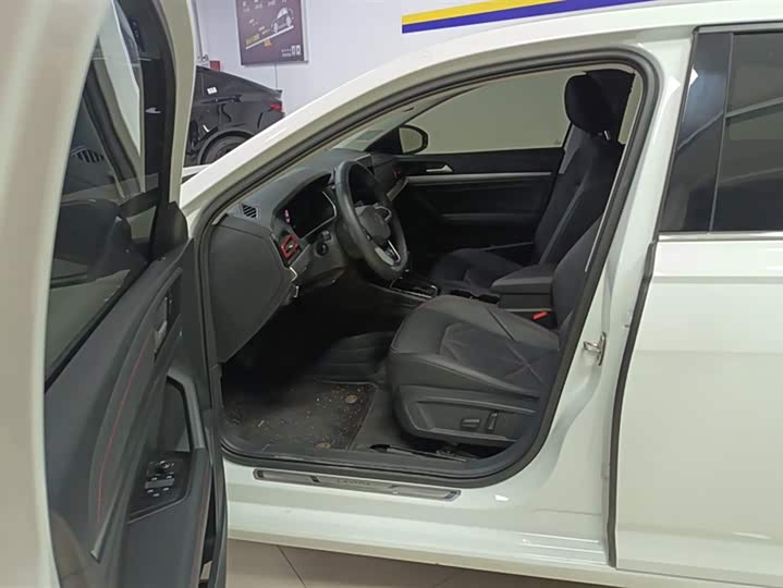 Фото 9 - Volkswagen Lavida