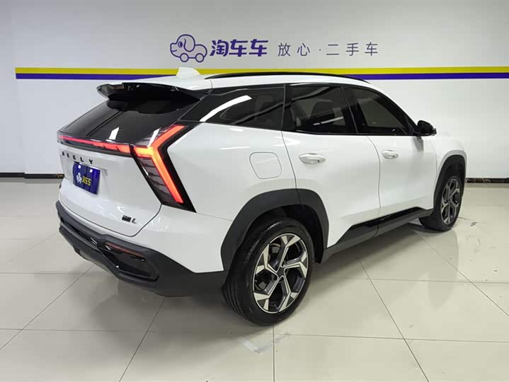 Фото 3 - Geely Atlas L