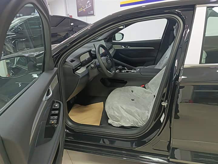 Фото 9 - Geely Preface