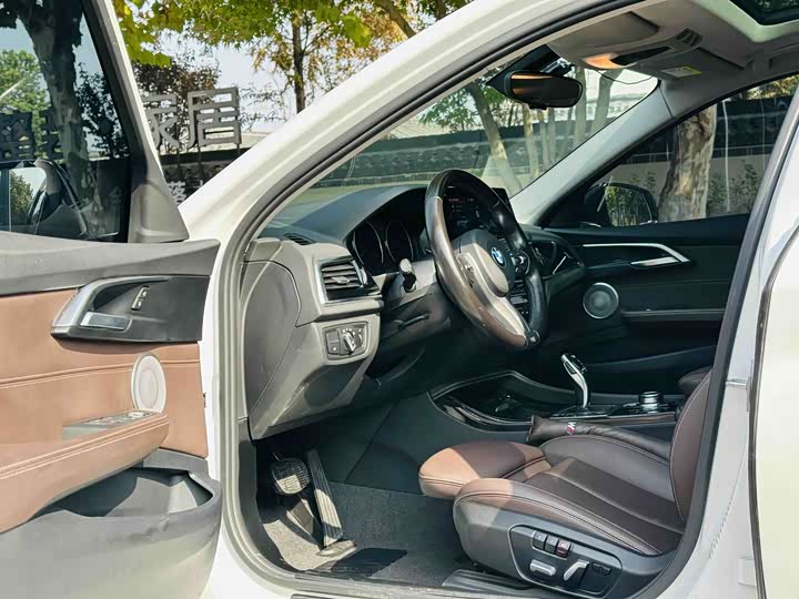 Фото 4 - BMW 1 Series