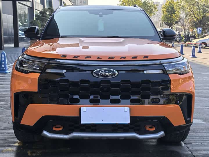 Фото 2 - Ford Explorer