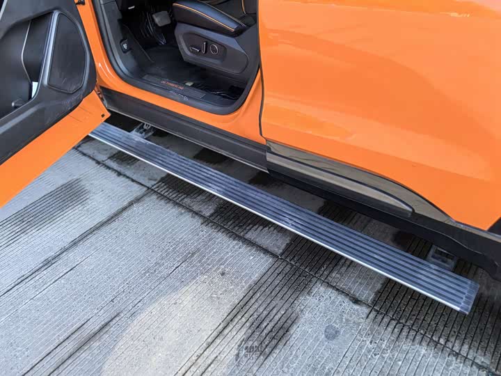 Фото 8 - Ford Explorer