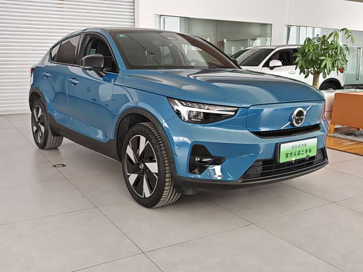 Фото 3 - Volvo C40