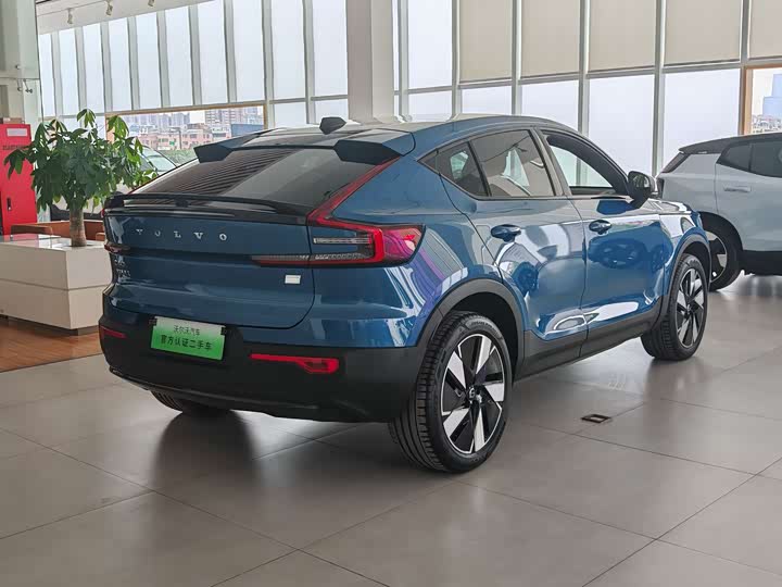 Фото 8 - Volvo C40