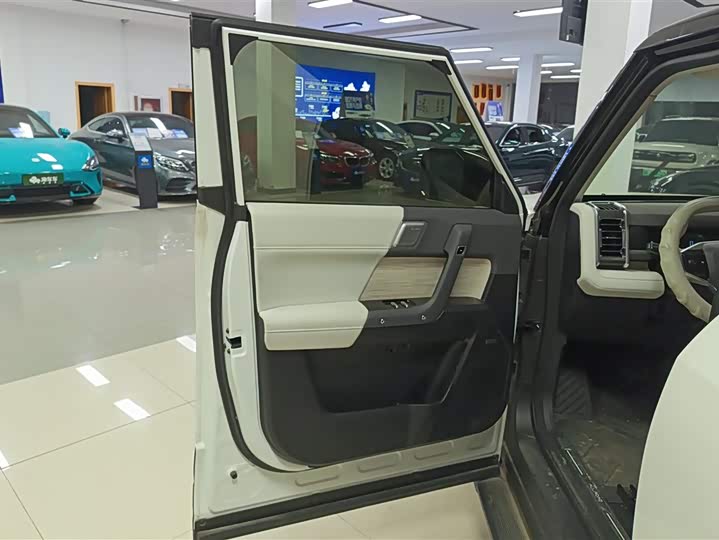 Фото 7 - Chery iCar 03