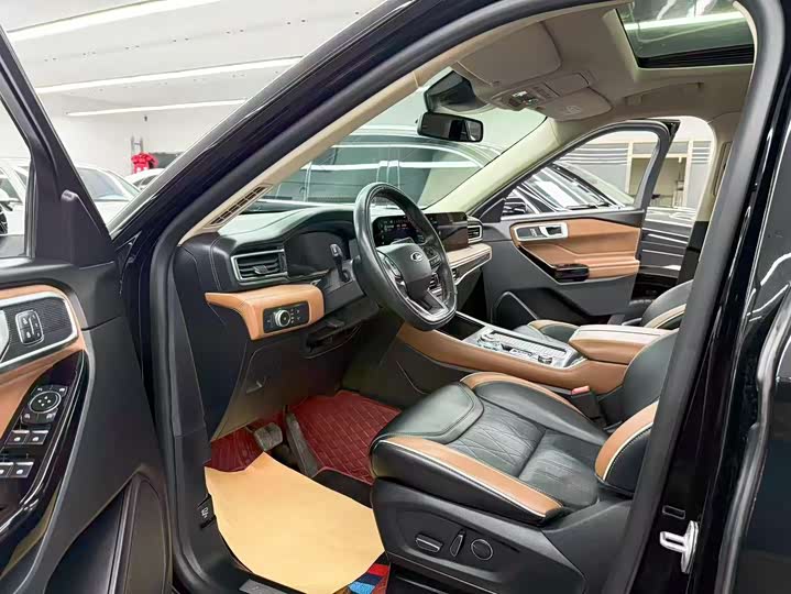 Фото 7 - Ford Explorer