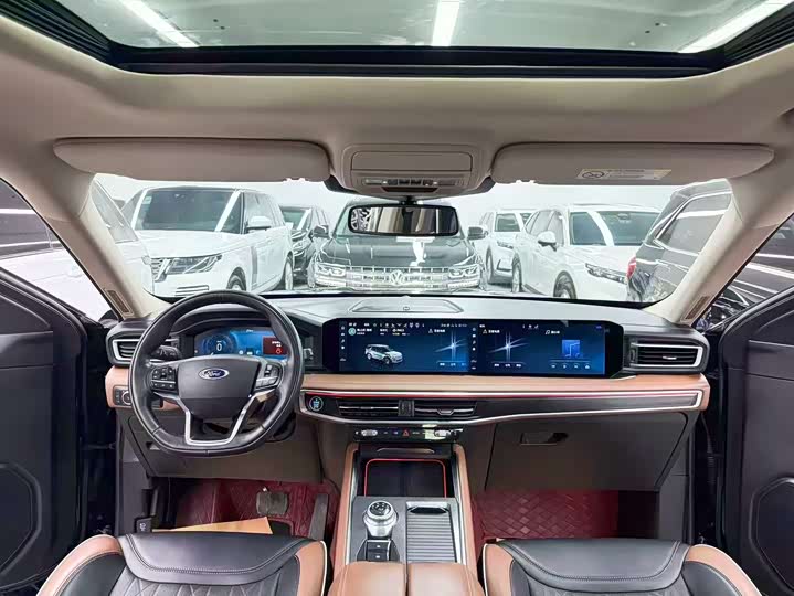 Фото 9 - Ford Explorer