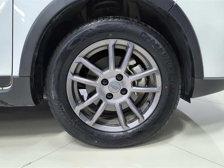 Фото 6 - Geely Vision X3