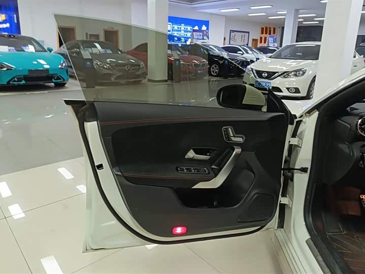 Фото 7 - Mercedes-Benz CLA-Class