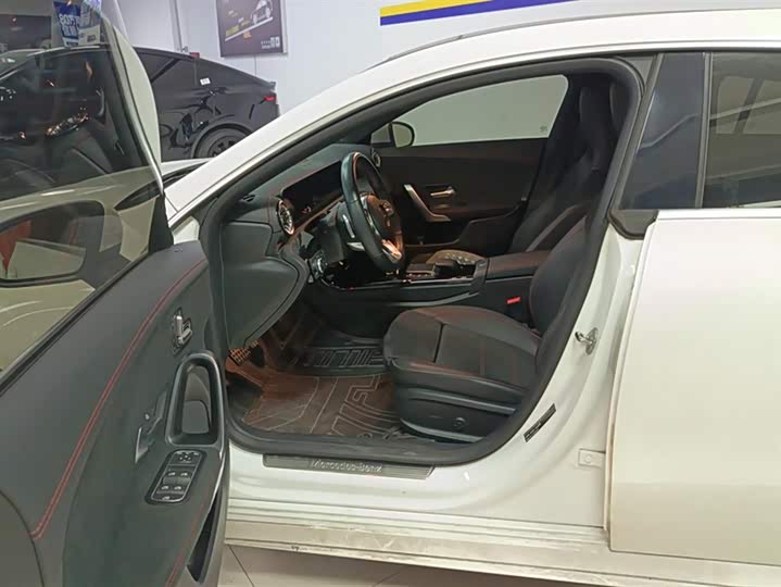 Фото 9 - Mercedes-Benz CLA-Class