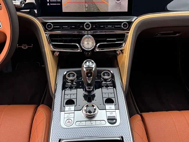 Фото 8 - Bentley Flying Spur