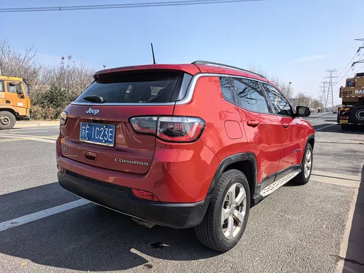 Фото 4 - Jeep Compass