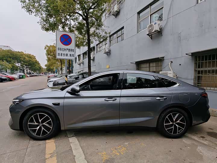 Фото 7 - BYD Qin L