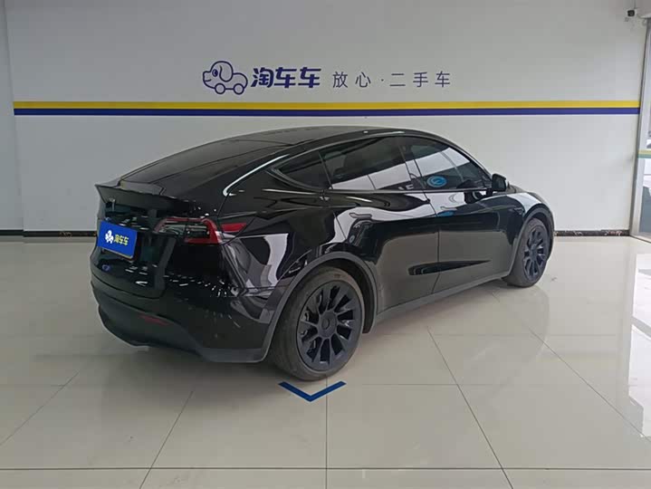 Фото 3 - Tesla Model Y