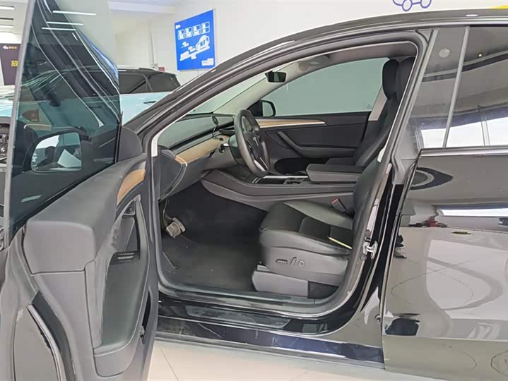 Фото 9 - Tesla Model Y