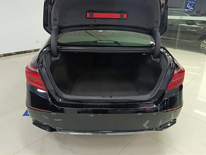 Фото 4 - Honda Inspire