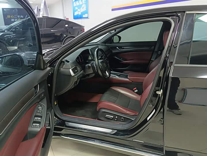 Фото 9 - Honda Inspire