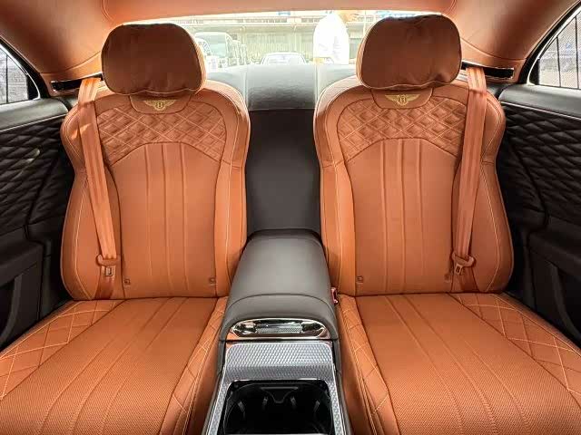 Фото 6 - Bentley Flying Spur