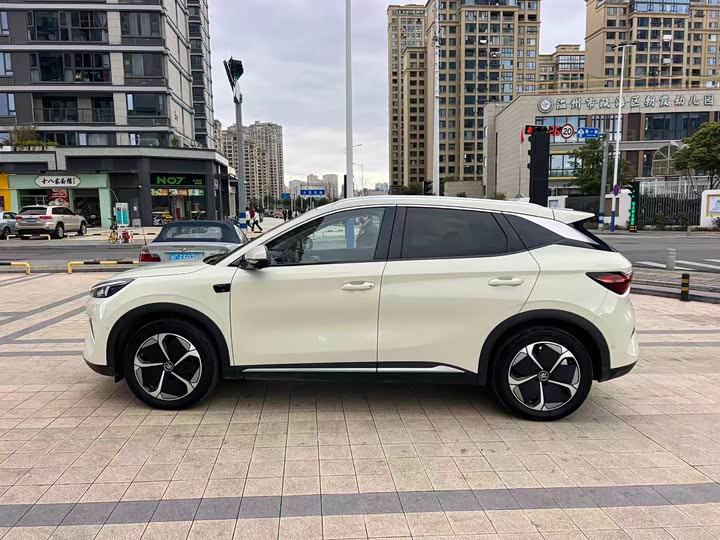 Фото 4 - BYD Yuan Plus