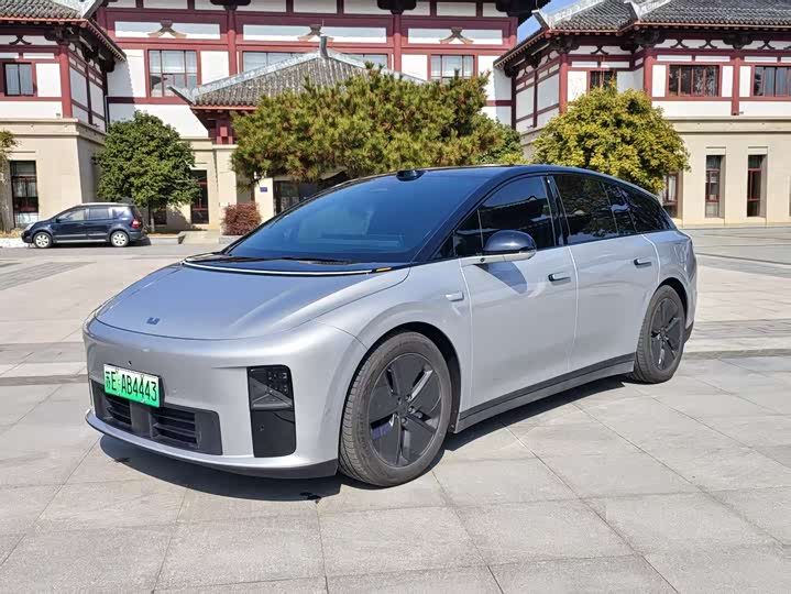 Фото 1 - LiXiang i6