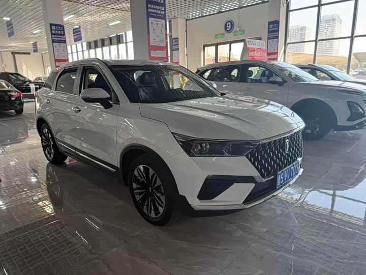 Фото 3 - Bestune T77